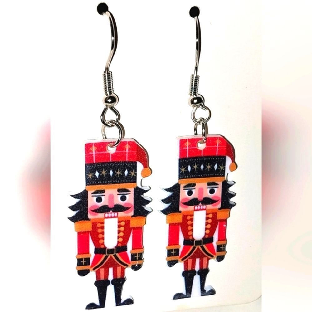Super cute holiday festive earrings